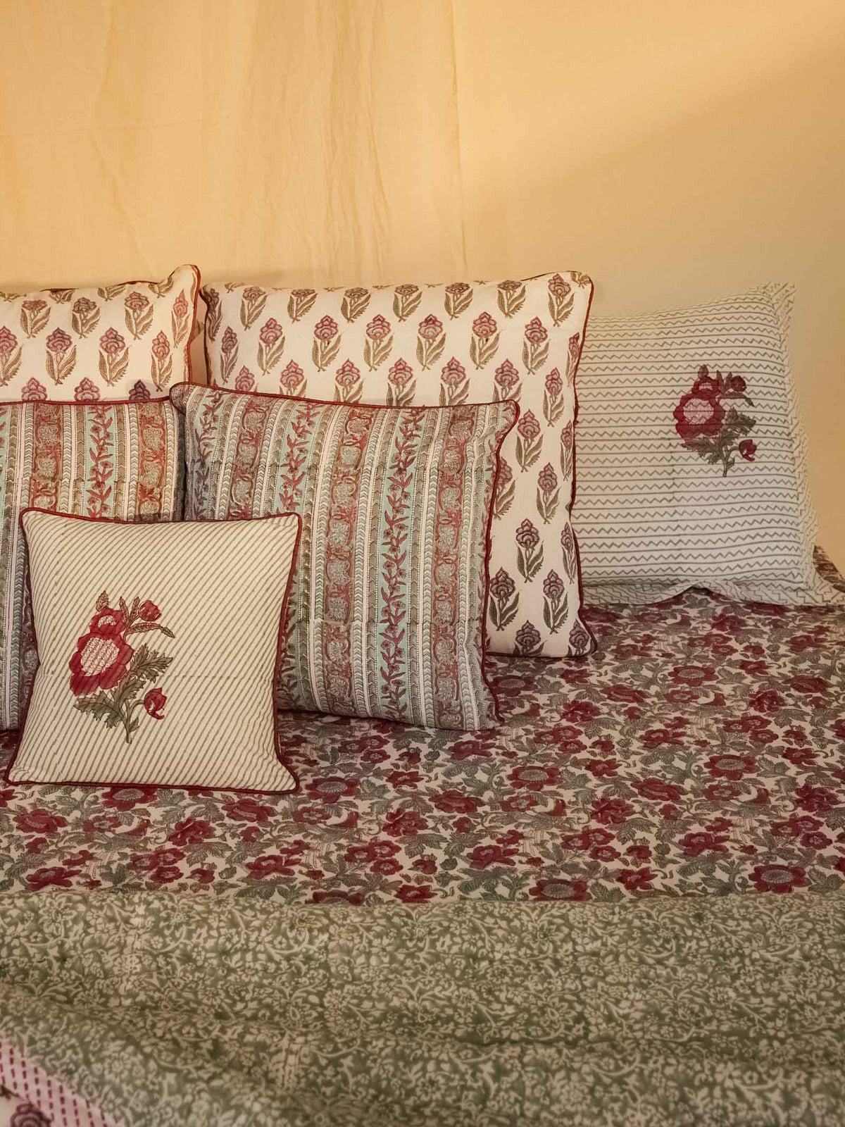 Songbird 20" x 20" Cushion Cover