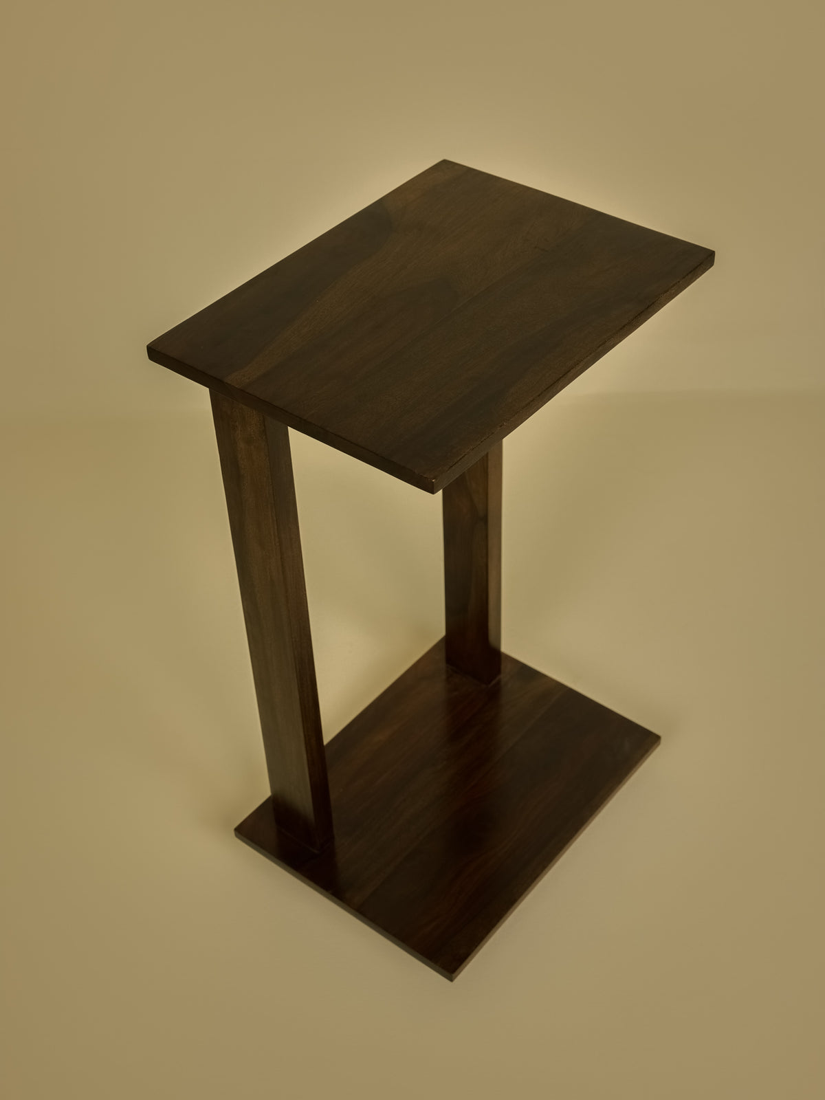Edward Table