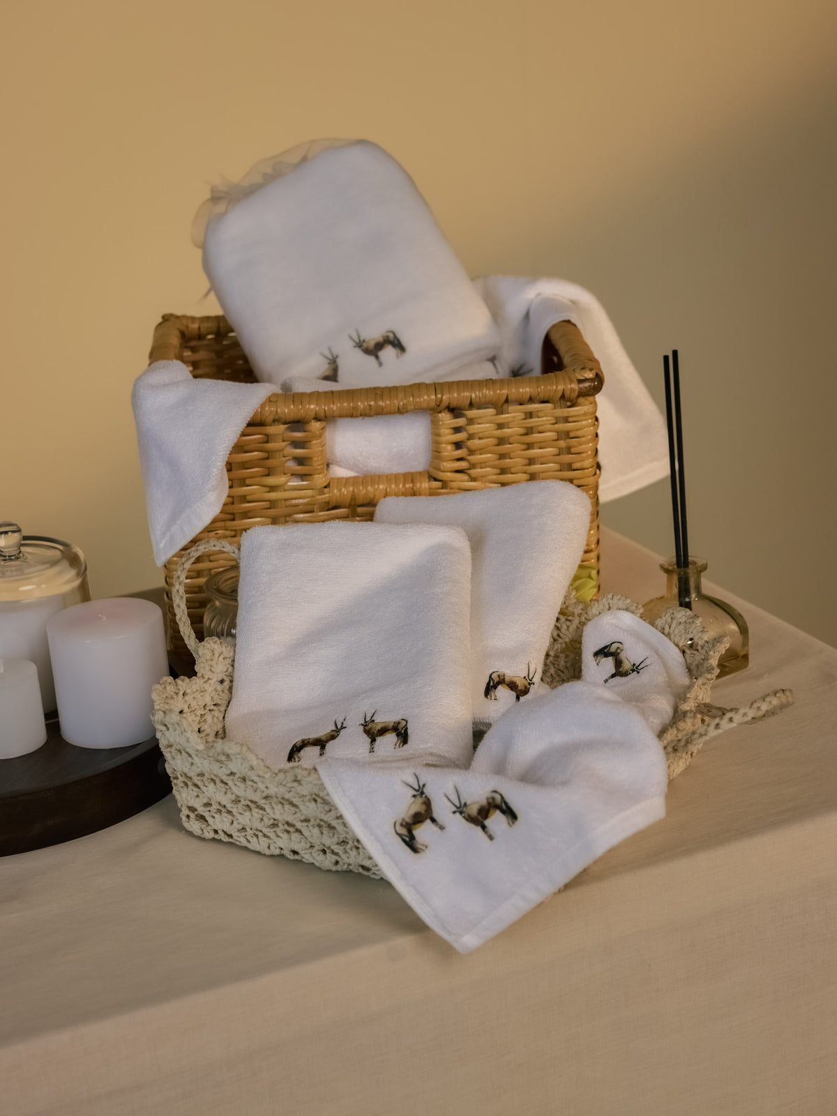 Oryx White Hand Towel (Set of 2)