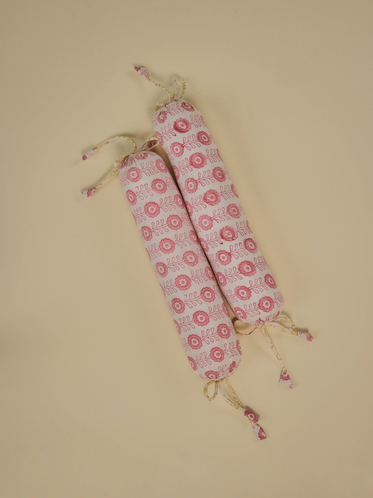 Giraffe With Flower Crib Set