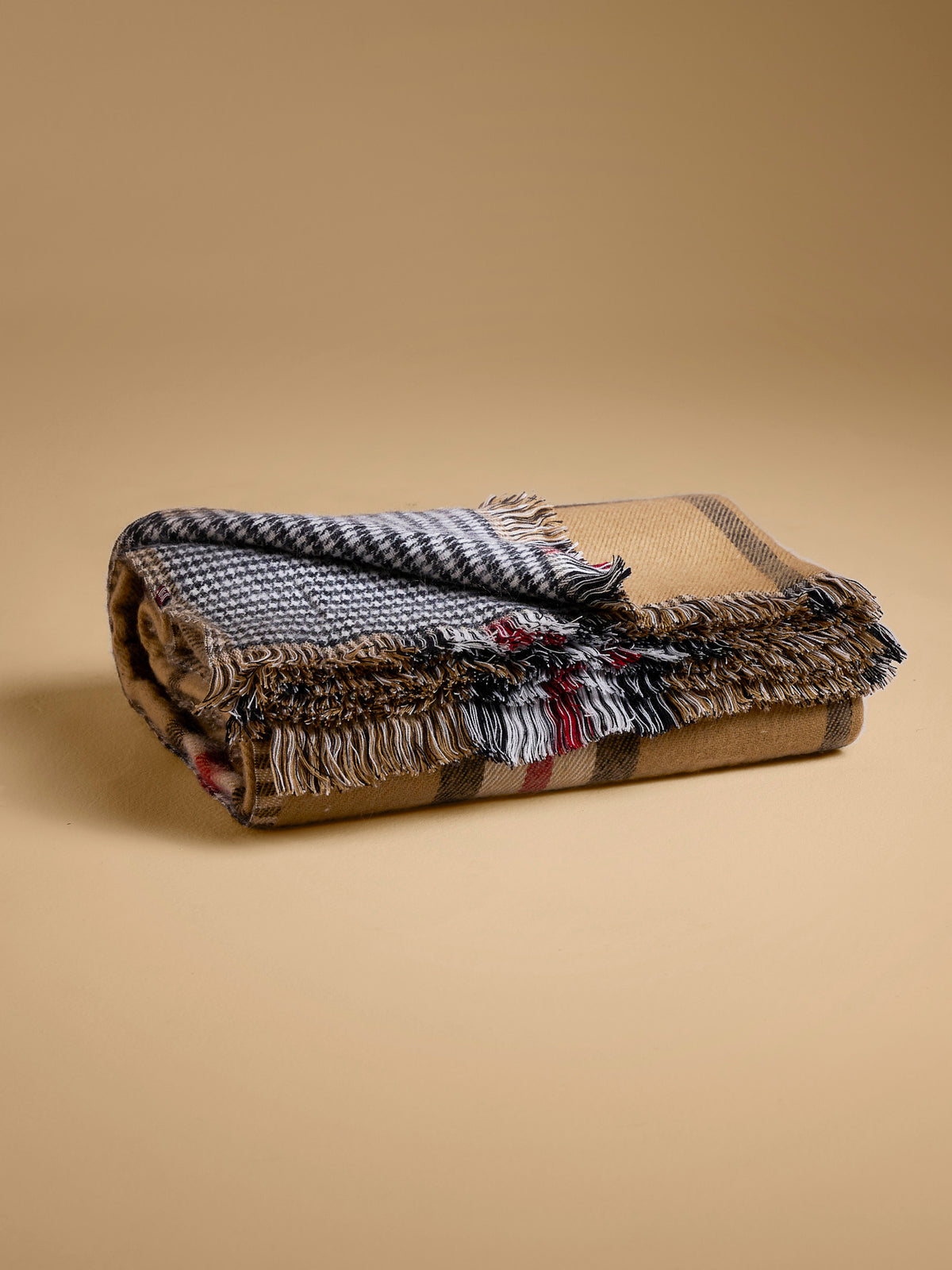 Woollen Throw B-Camel