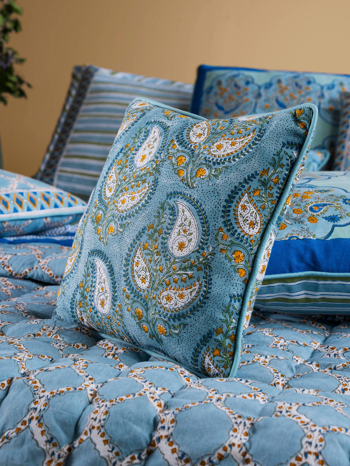 Chandra Mahal 12" x 12" Cushion Cover