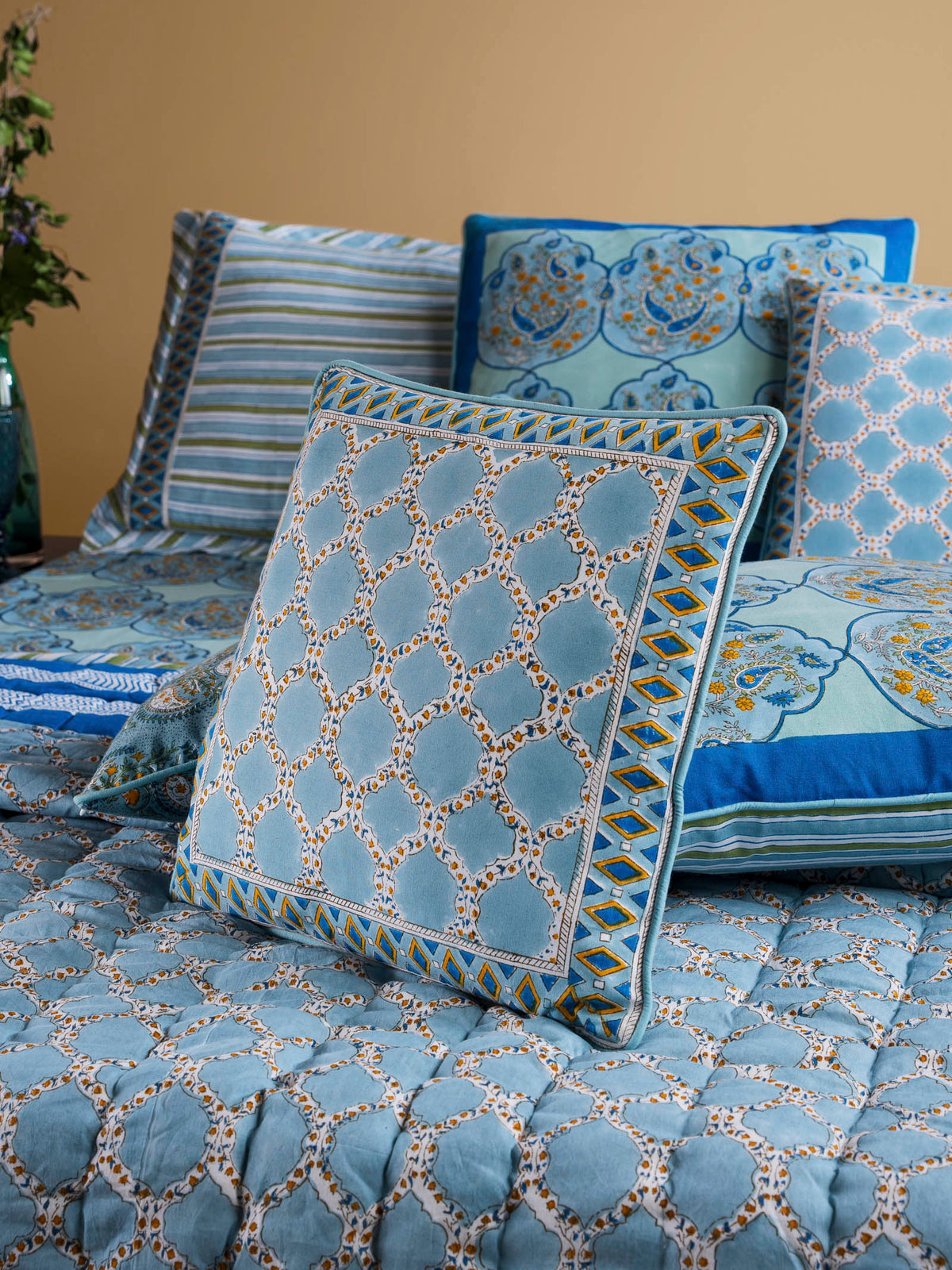 Chandra Mahal 16 " x 16" Cushion Cover