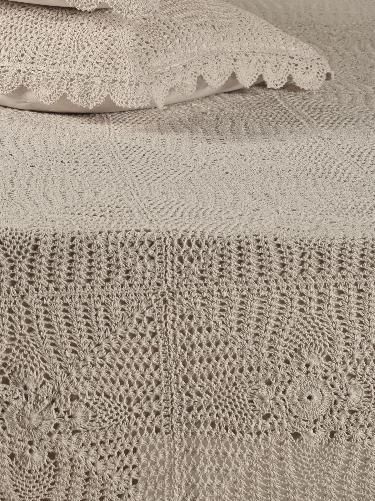 Crochet Classic Bed Cover