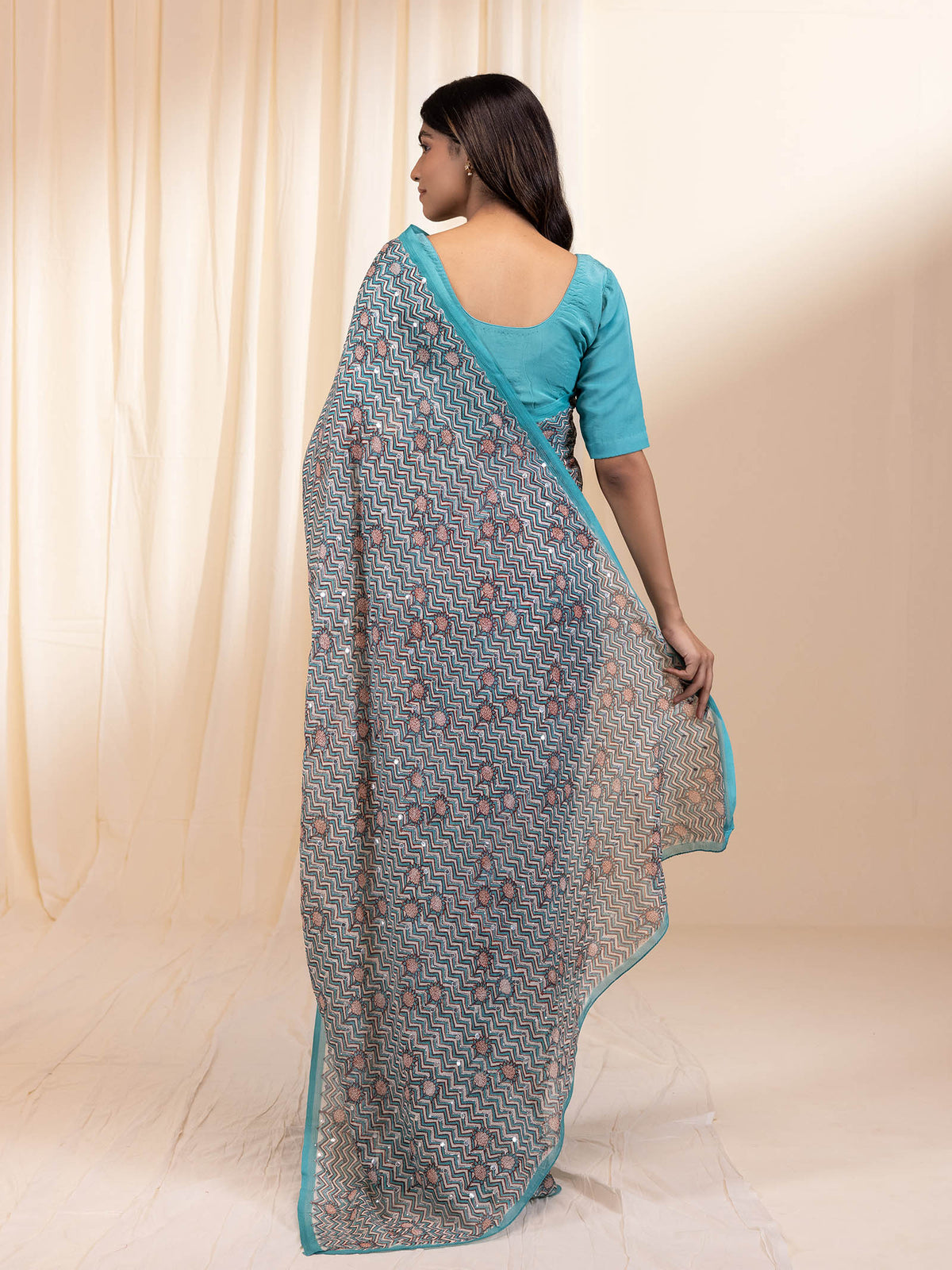 The Modern Women In Turquoise Chiffon Saree