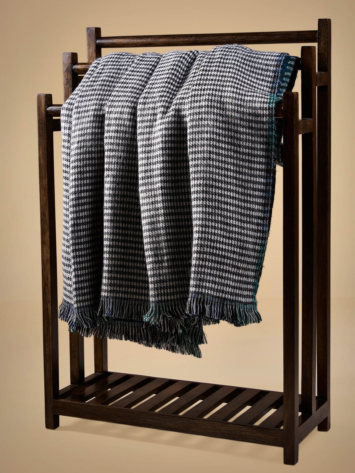 Woollen Throw B-Navy