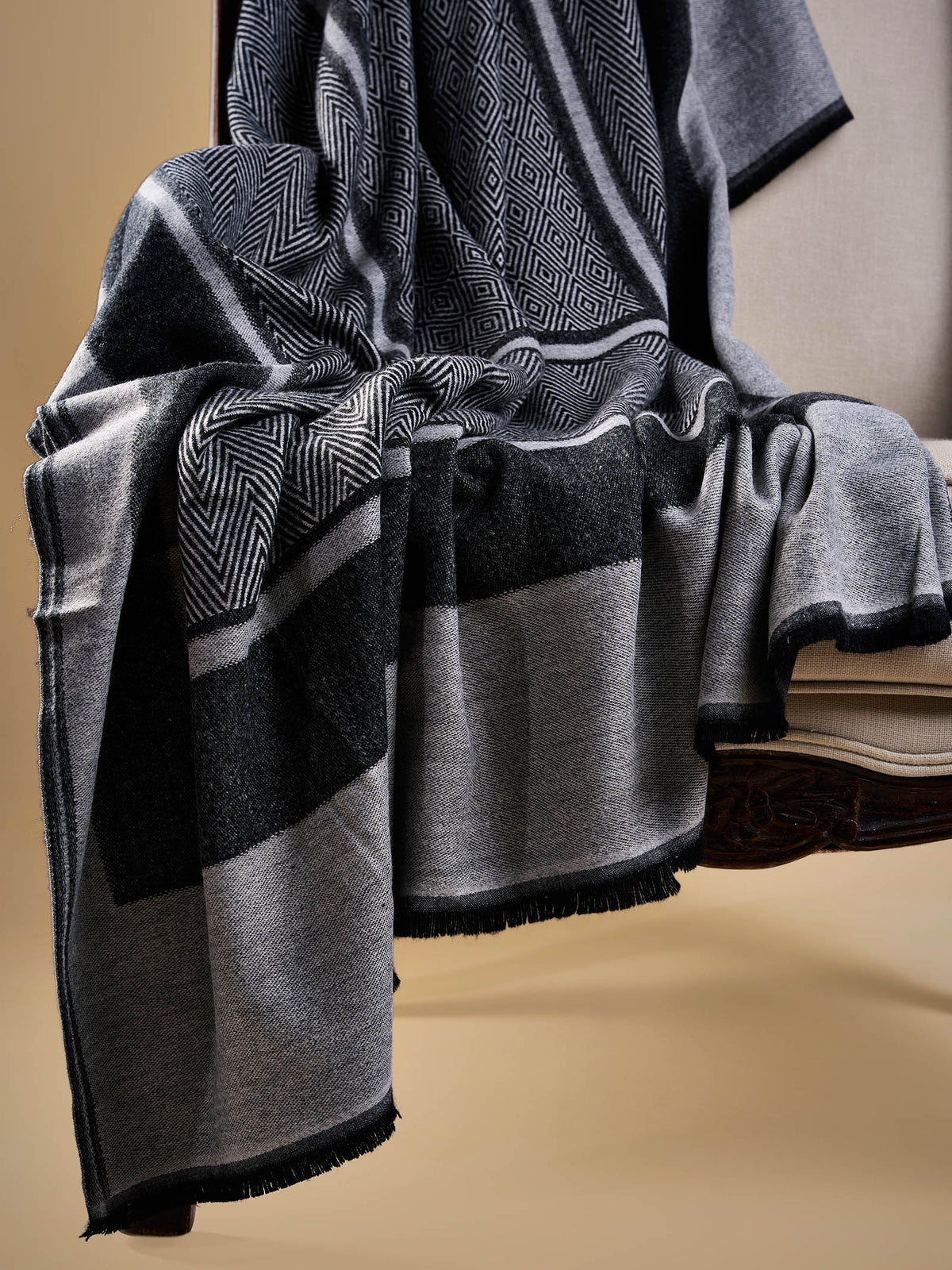 Woollen Throw Handloom- Black