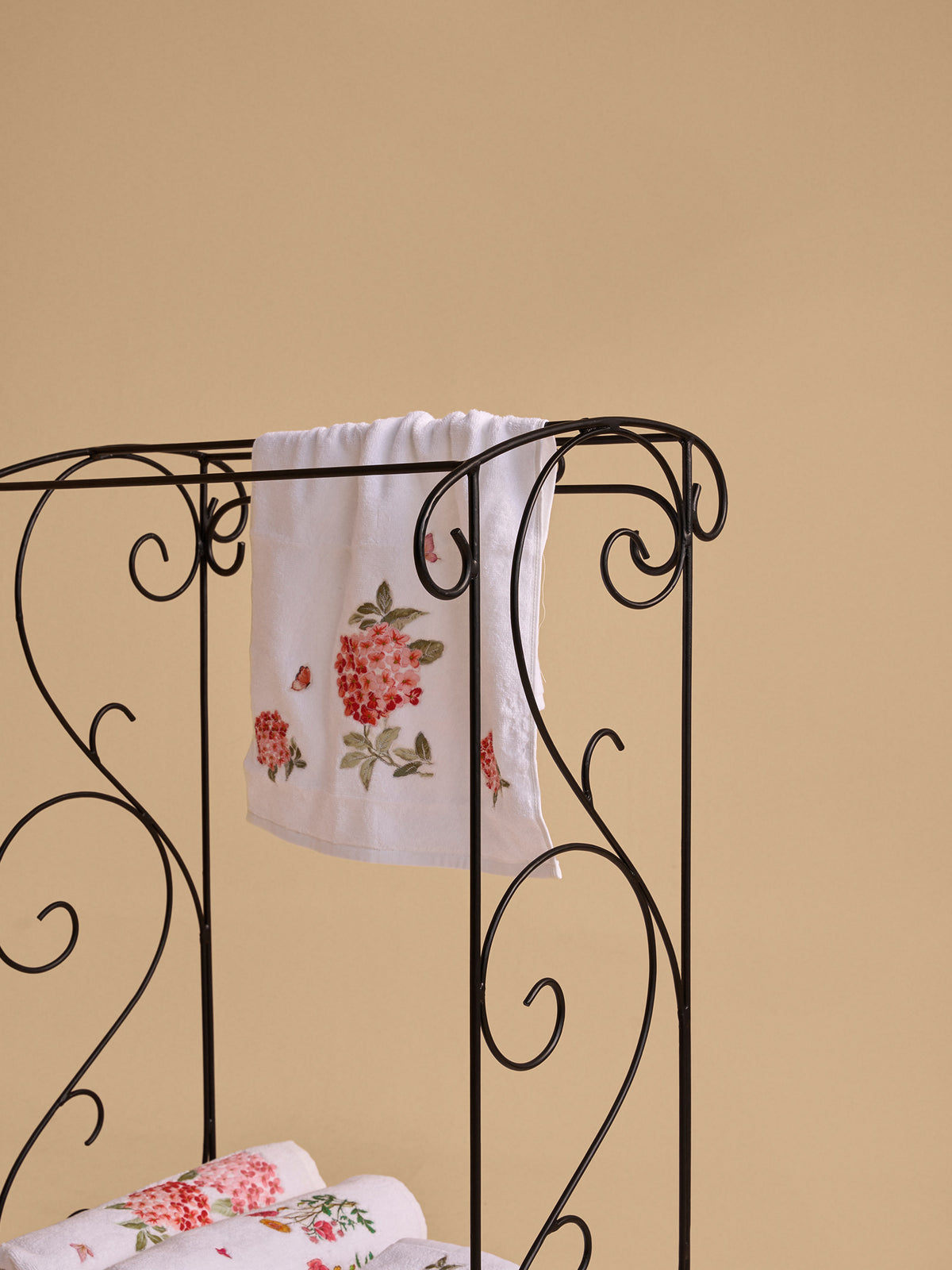 Kruger Iron Towel Rack