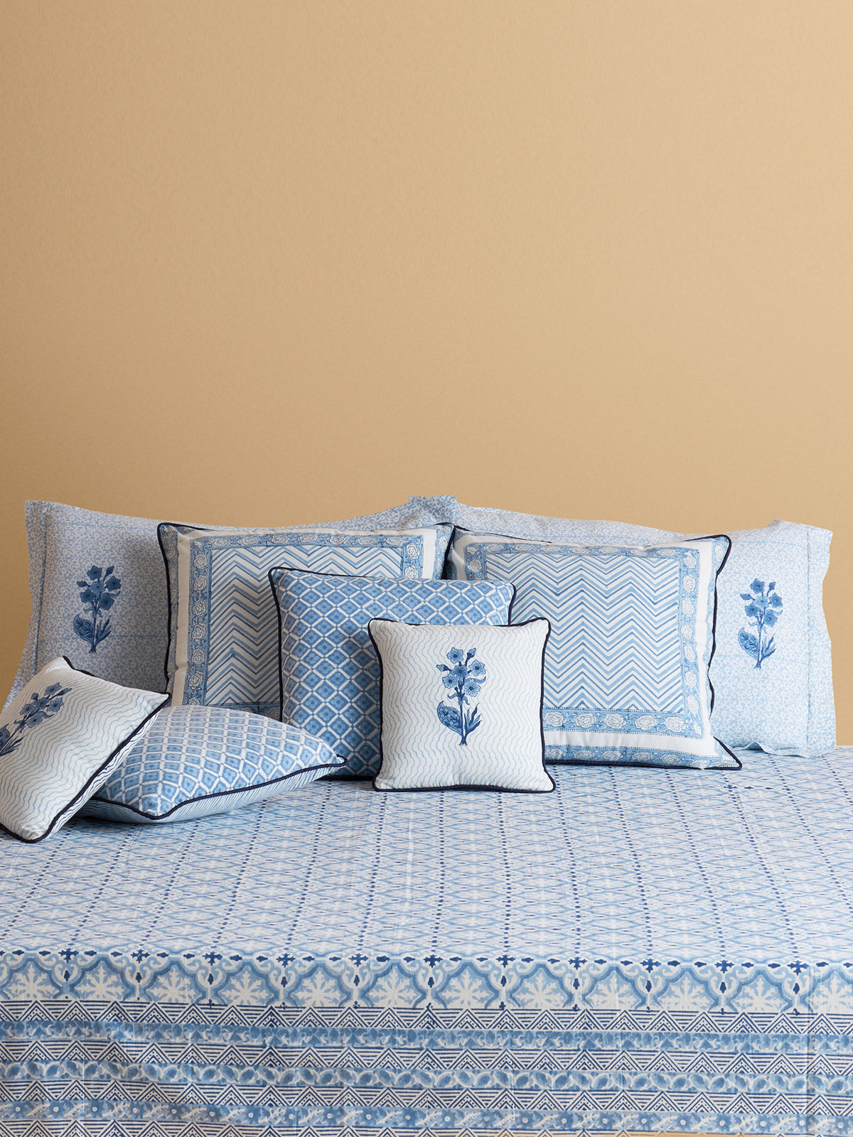 Lake Pichola 16" x 16" Cushion Cover