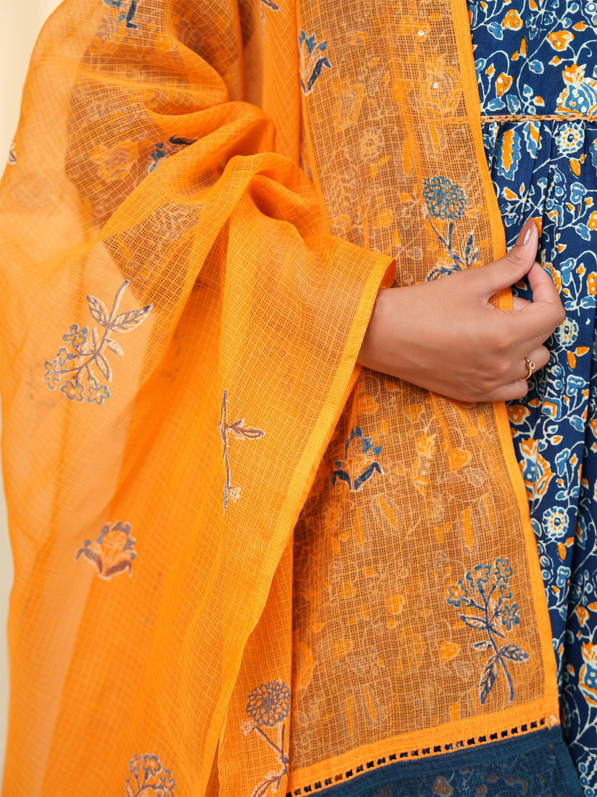 Neel Keshri Kota Dupatta