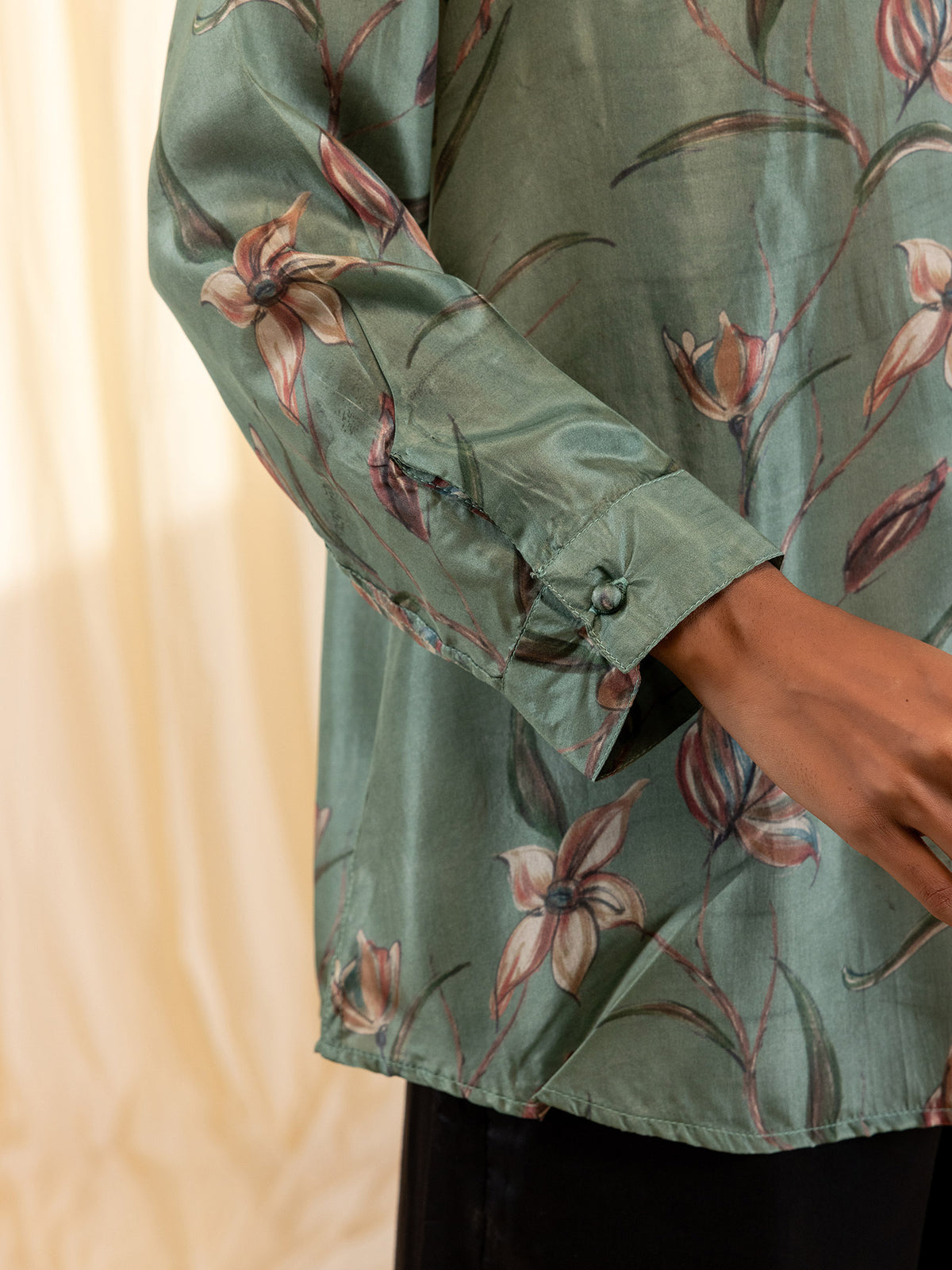 Vogue Silk Shirt - Sweden