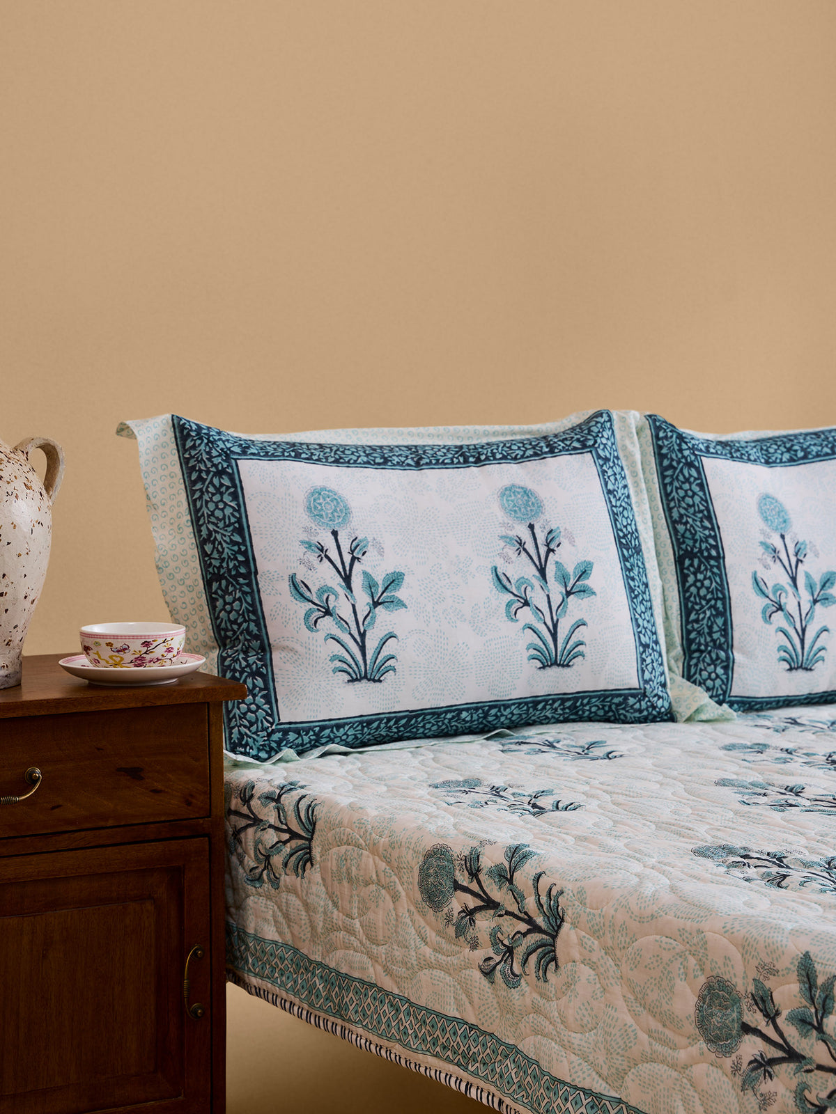 Seaside Quilted Bed Cover (Reversible)