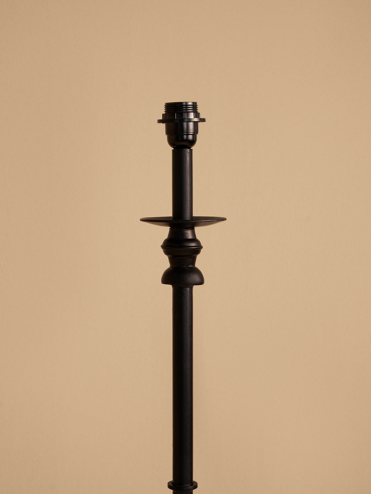 Serengeti Iron Lamp Stand
