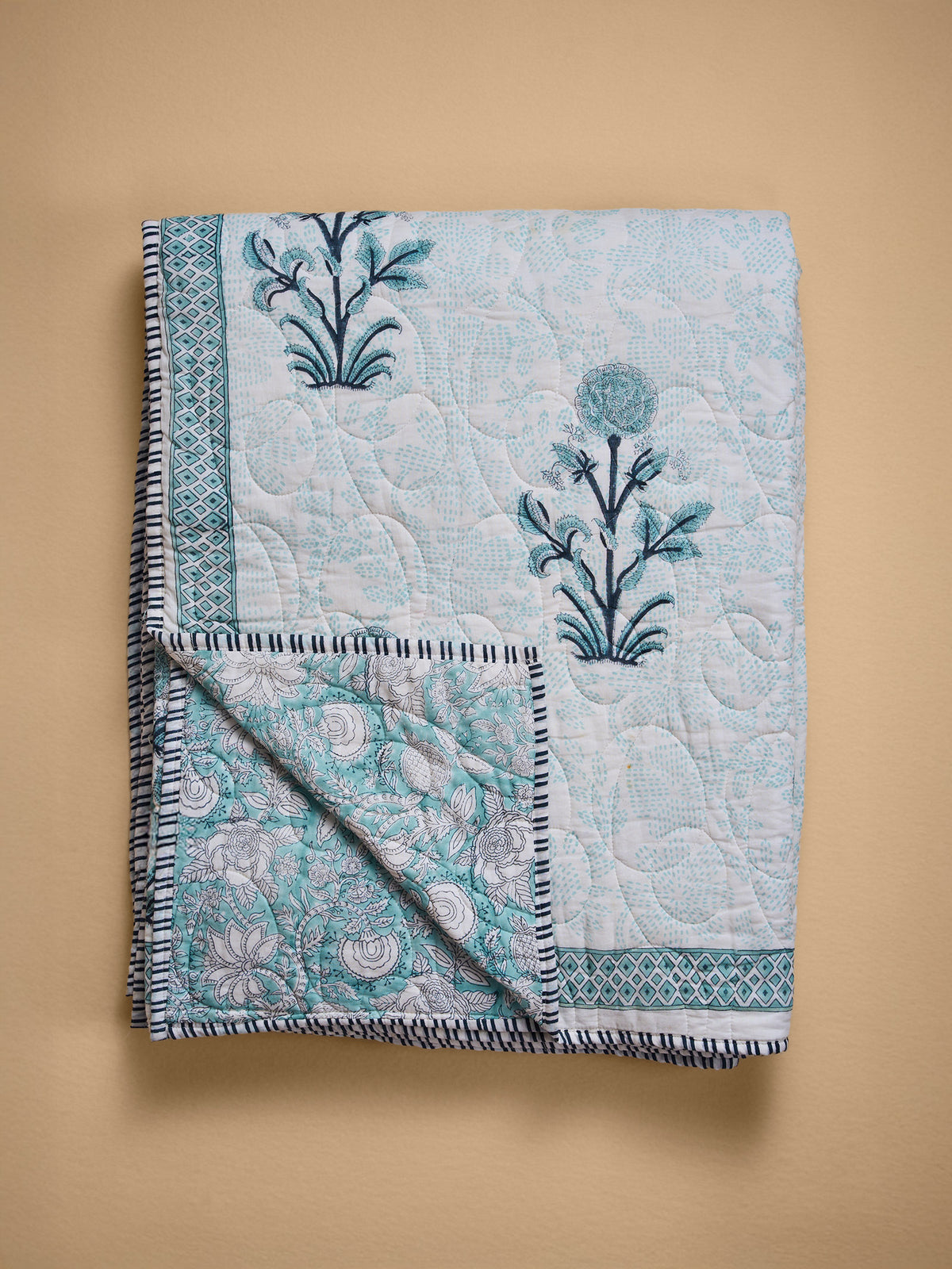 Seaside Quilted Bed Cover (Reversible)