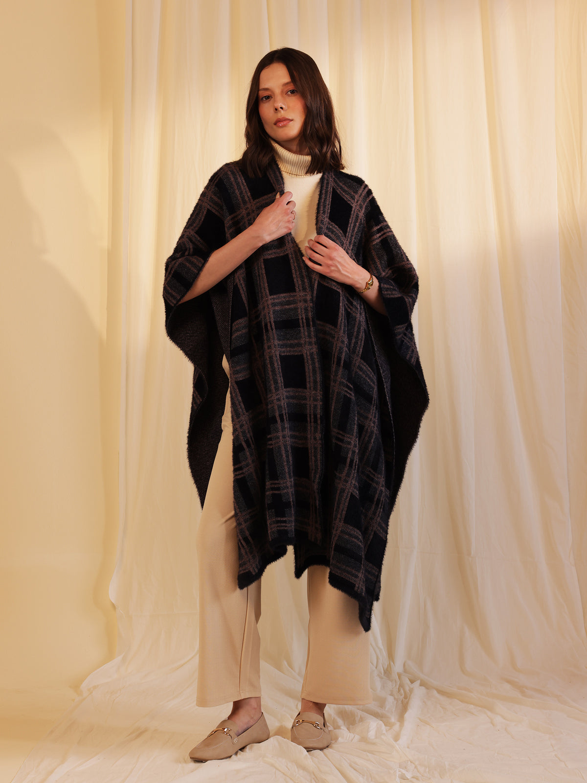 Woollen Reversible Check Cape Ebony