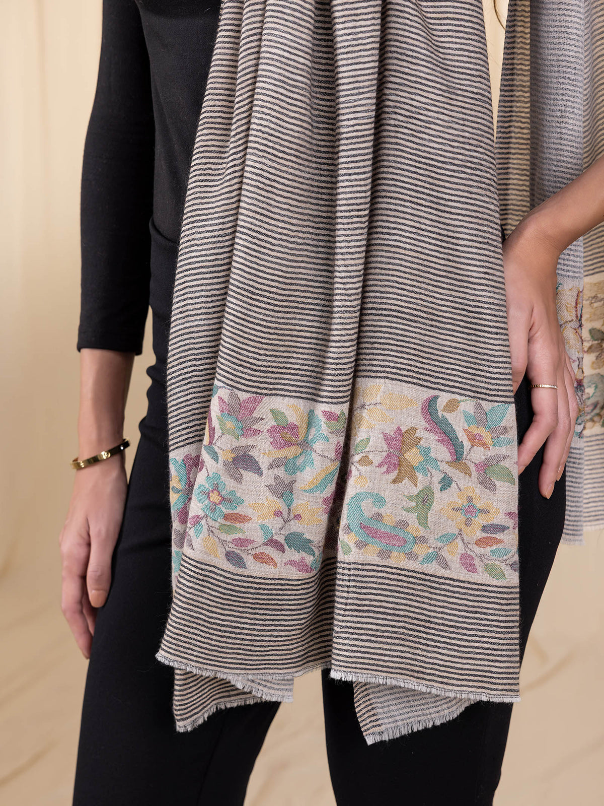 Woollen Kanni Stole - Beige