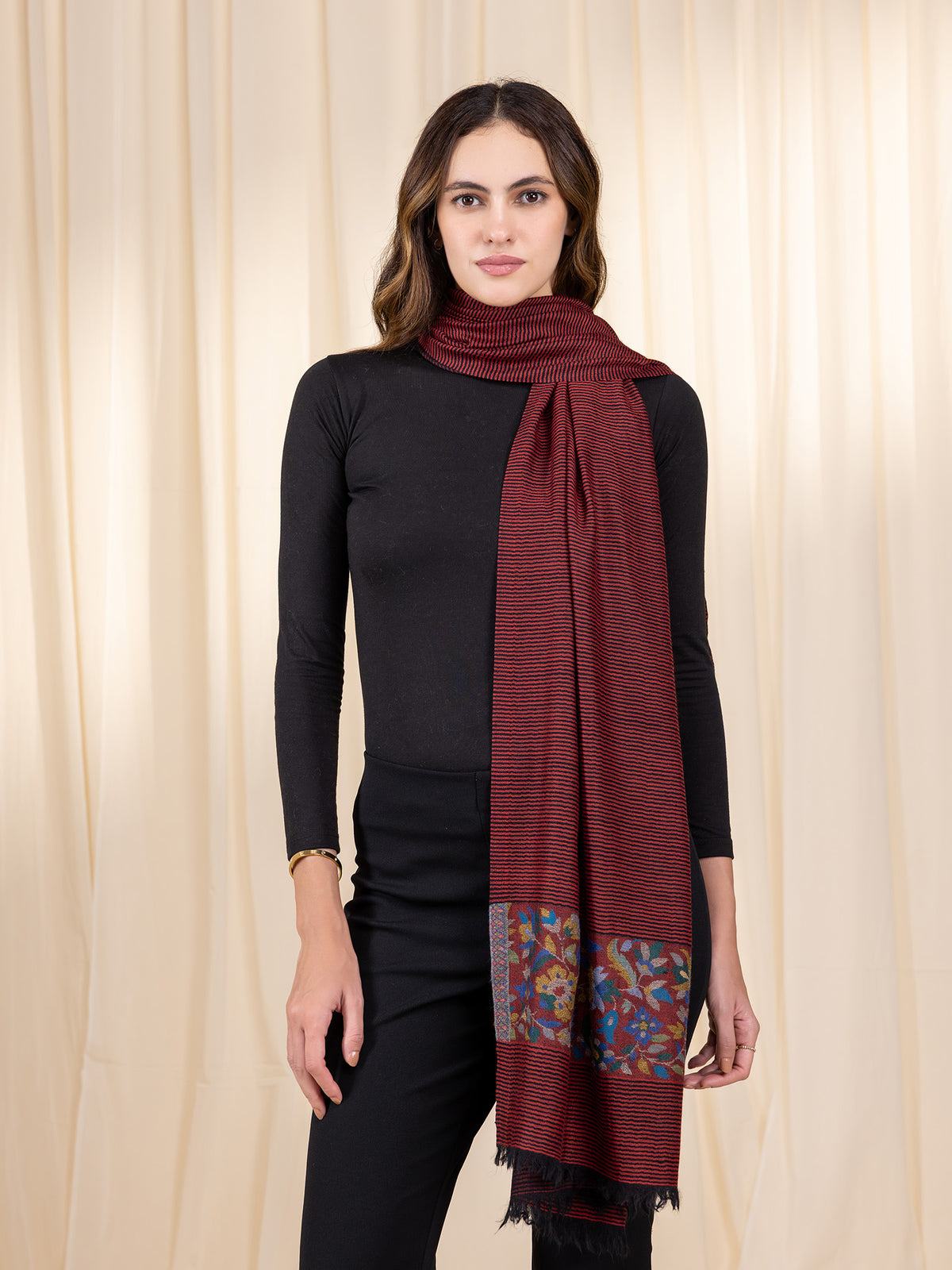 Woollen Kanni Stole - Maroon