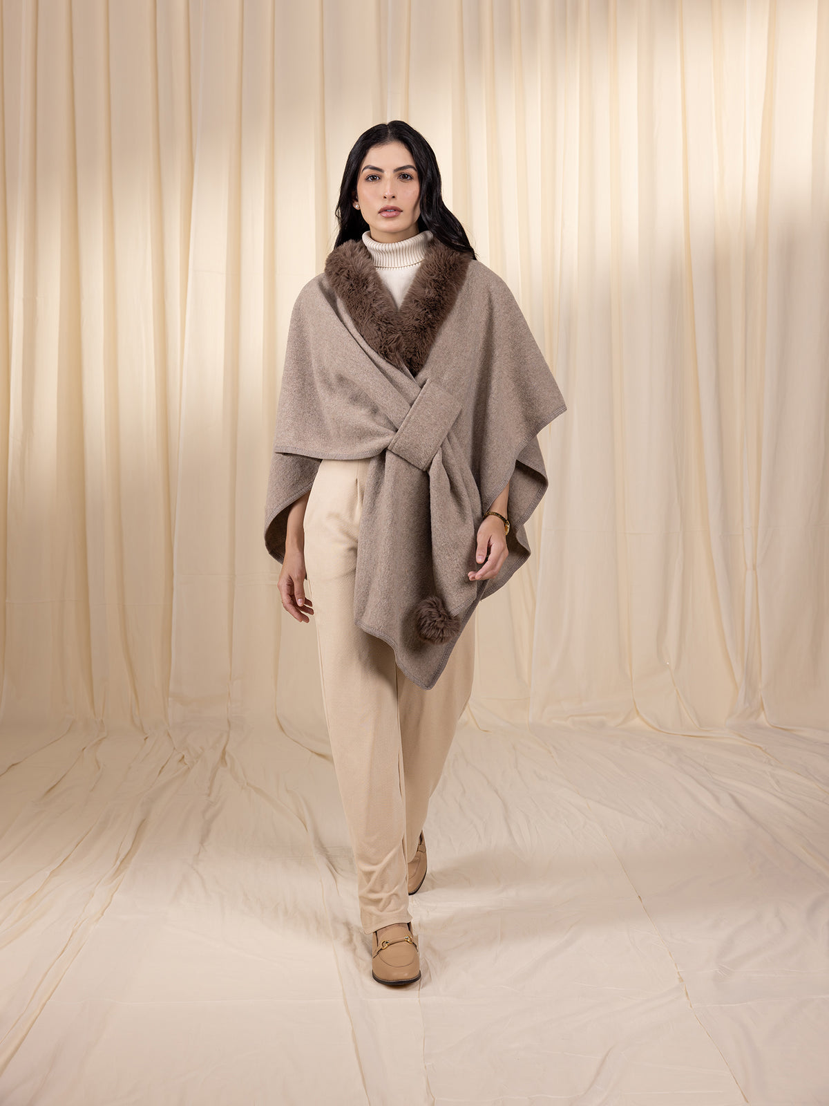 Woollen Veloura Brown Cape