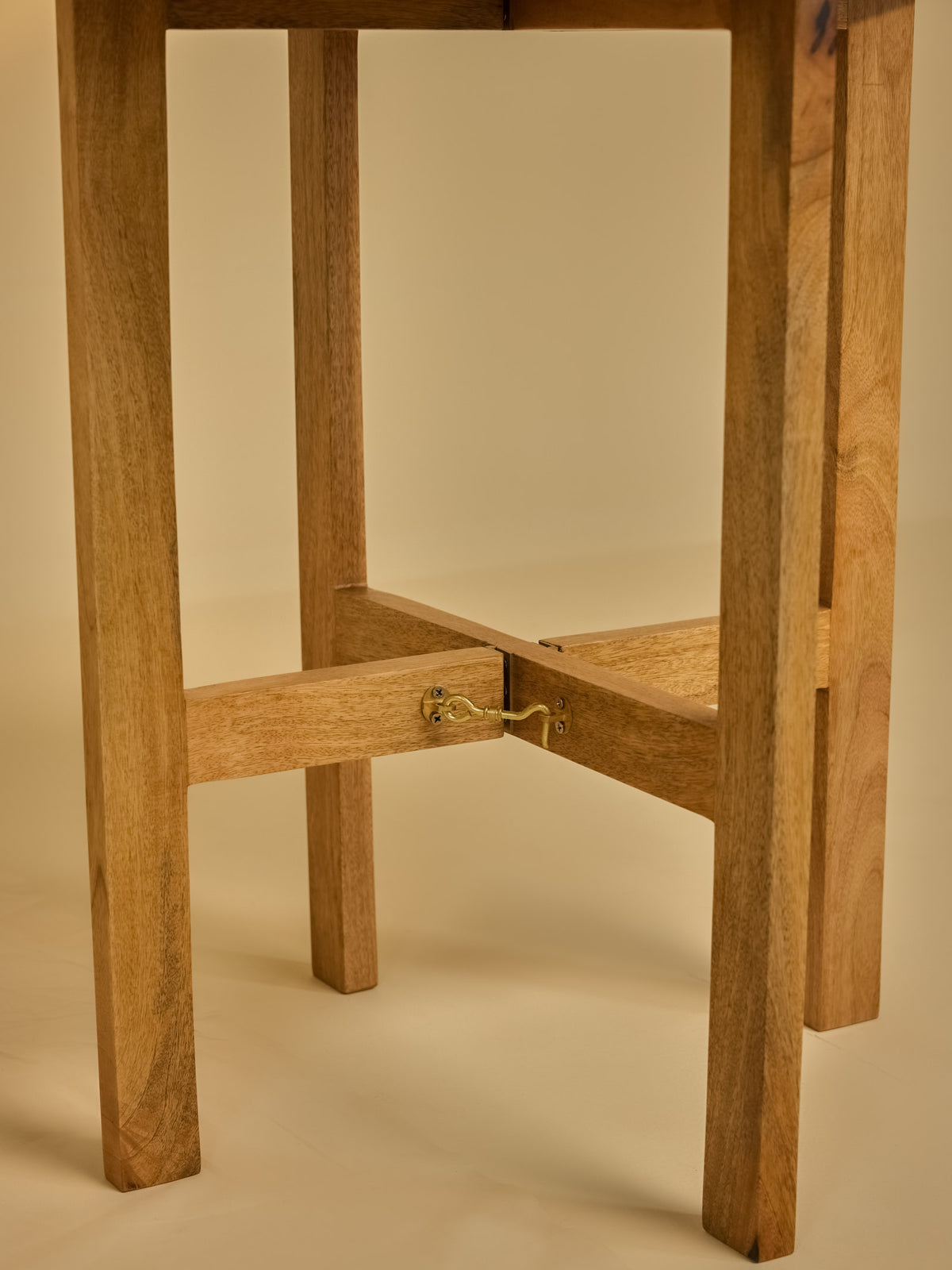 Foldable Safari Table