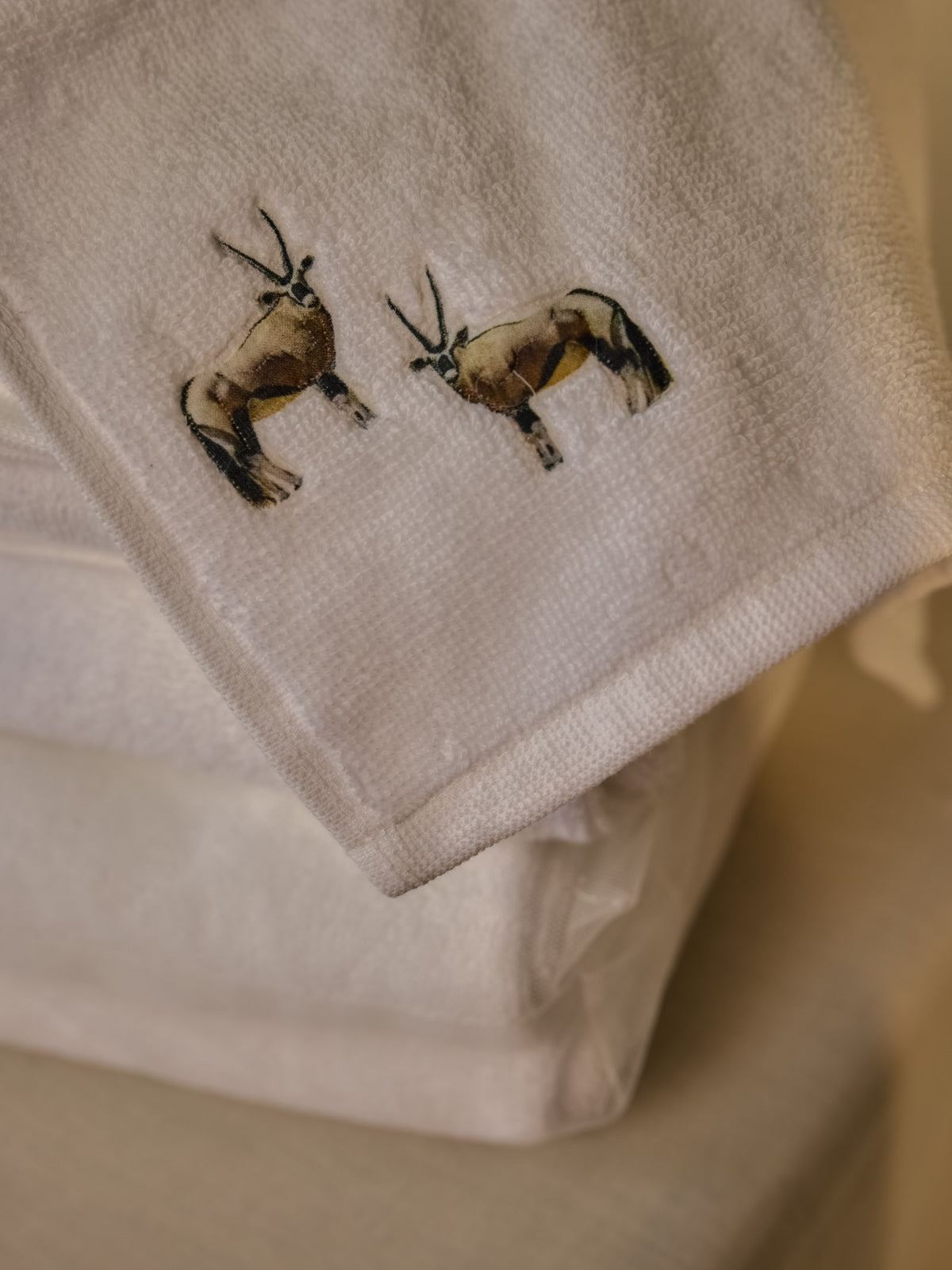 Oryx White Hand Towel (Set of 2)
