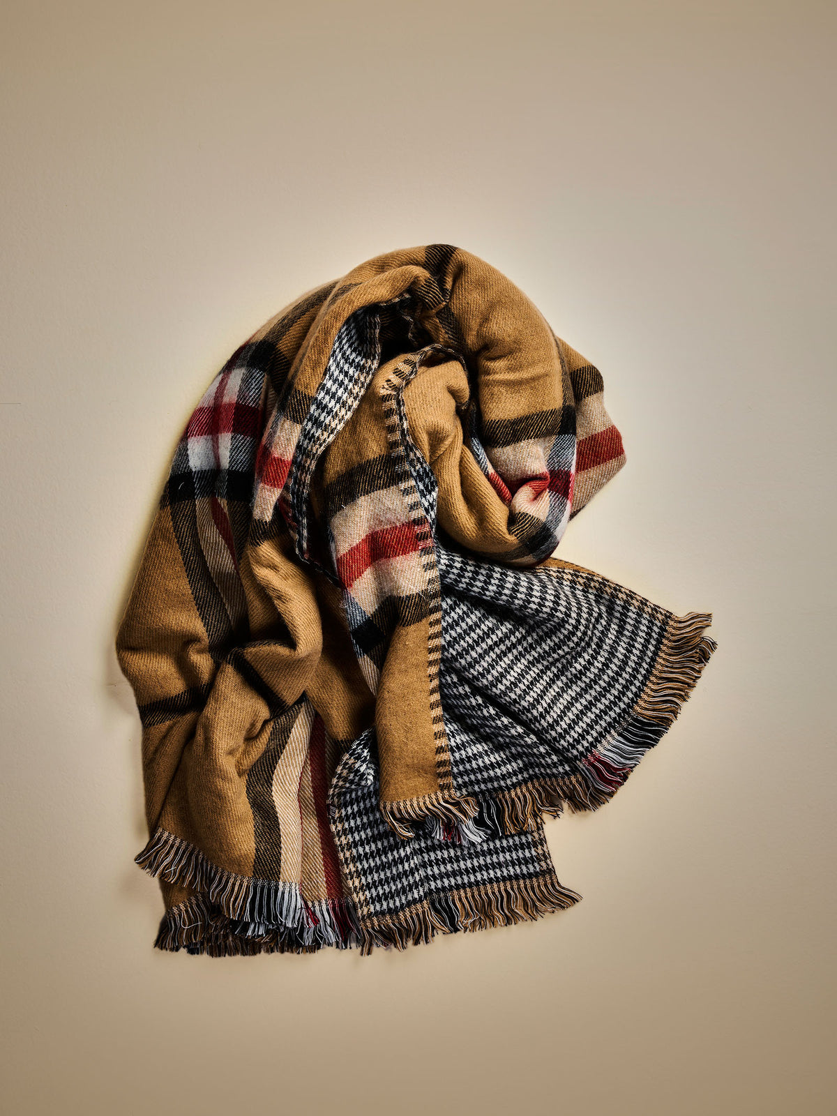 Woollen Throw B-Camel