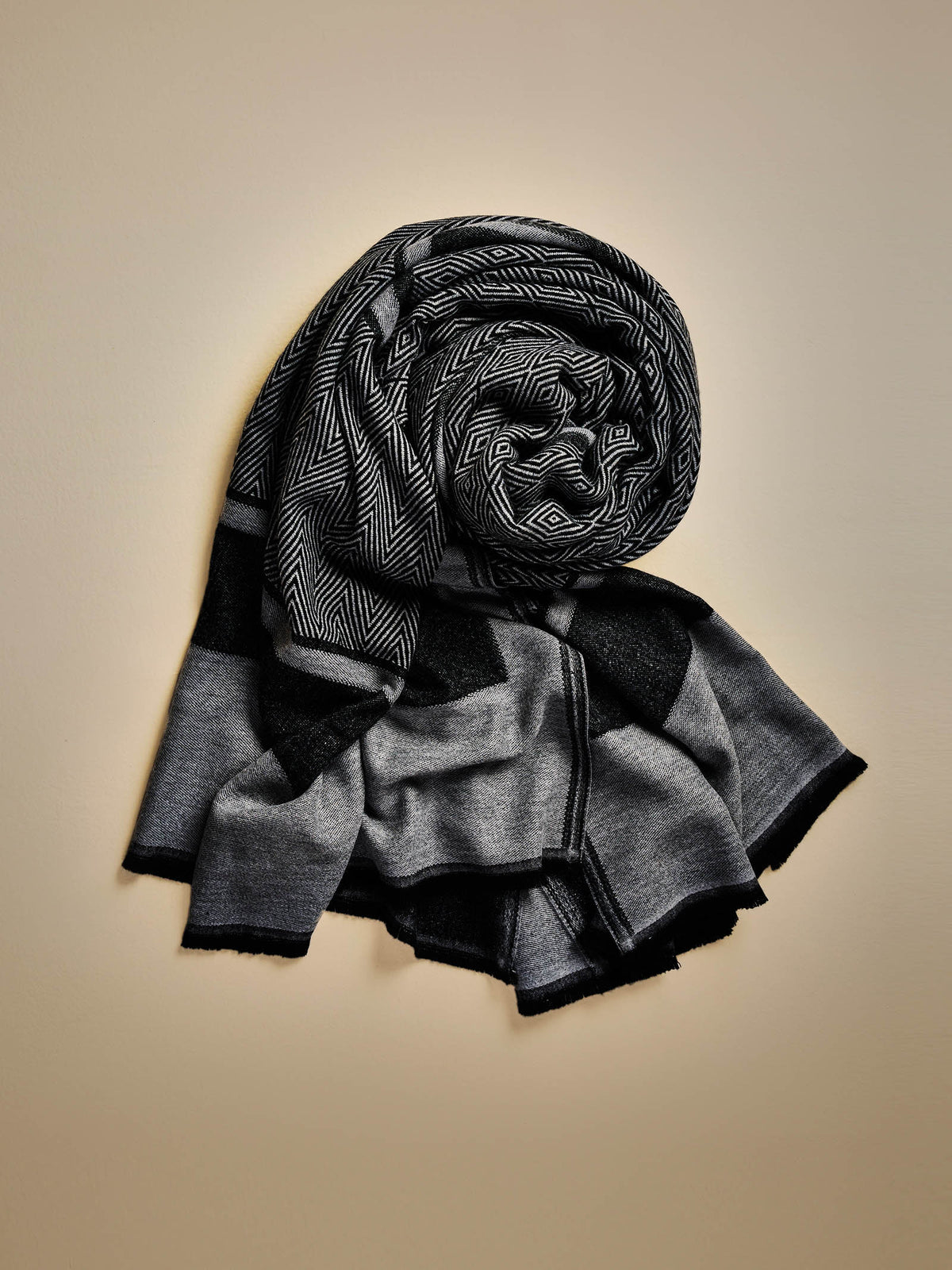 Woollen Throw Handloom- Black