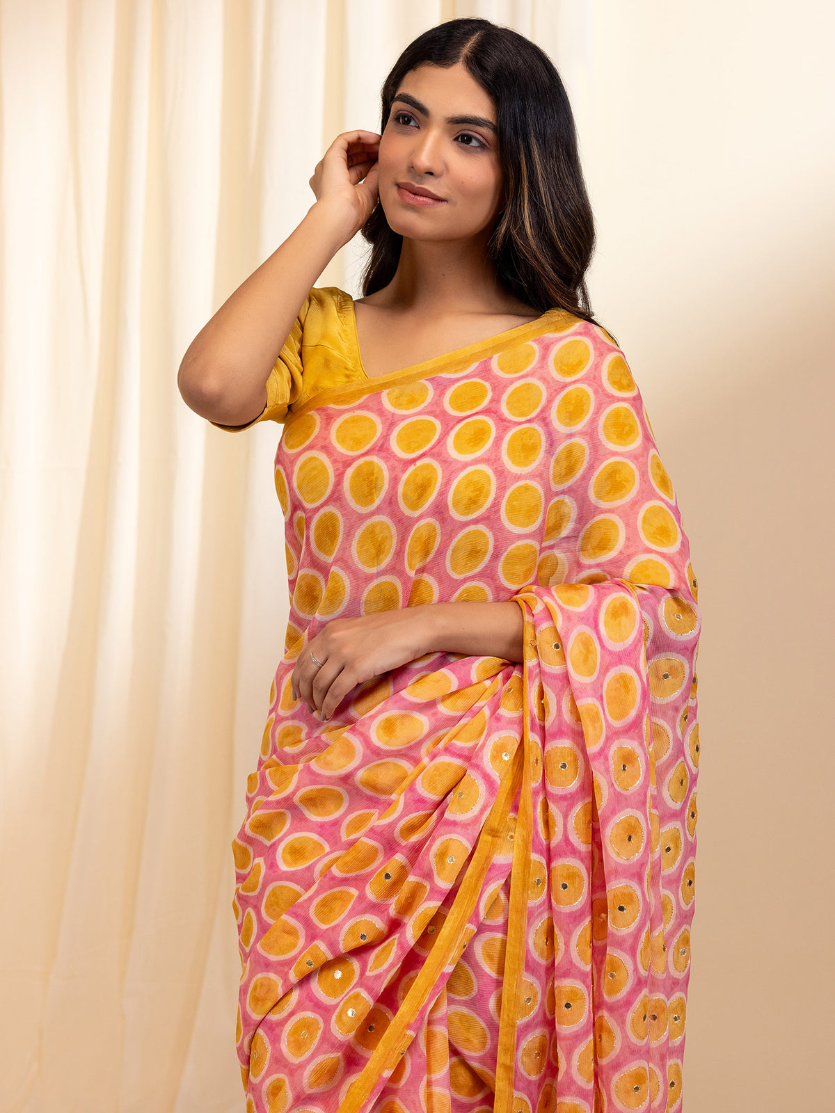 The Modern Women In Pink Chiffon Saree