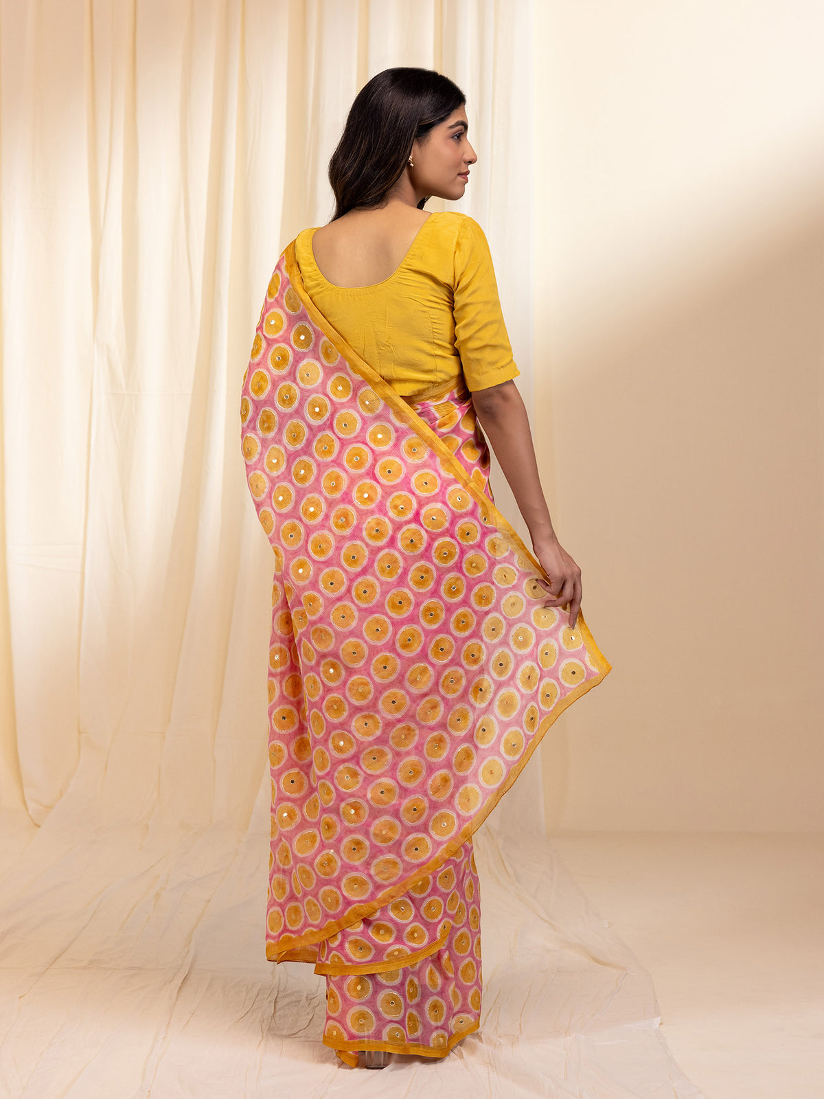 The Modern Women In Pink Chiffon Saree