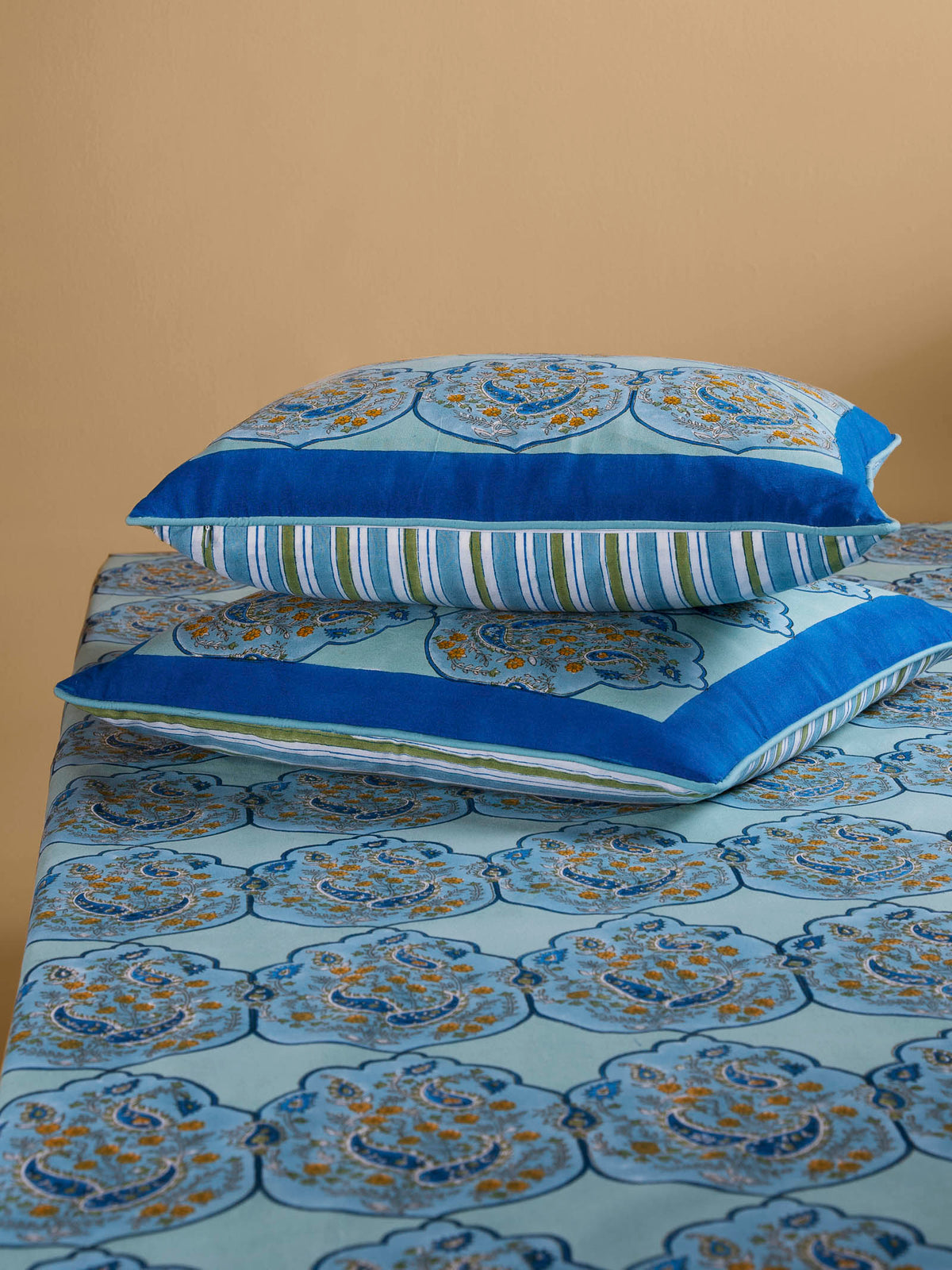 Chandra Mahal 20" x 20" Cushion Cover