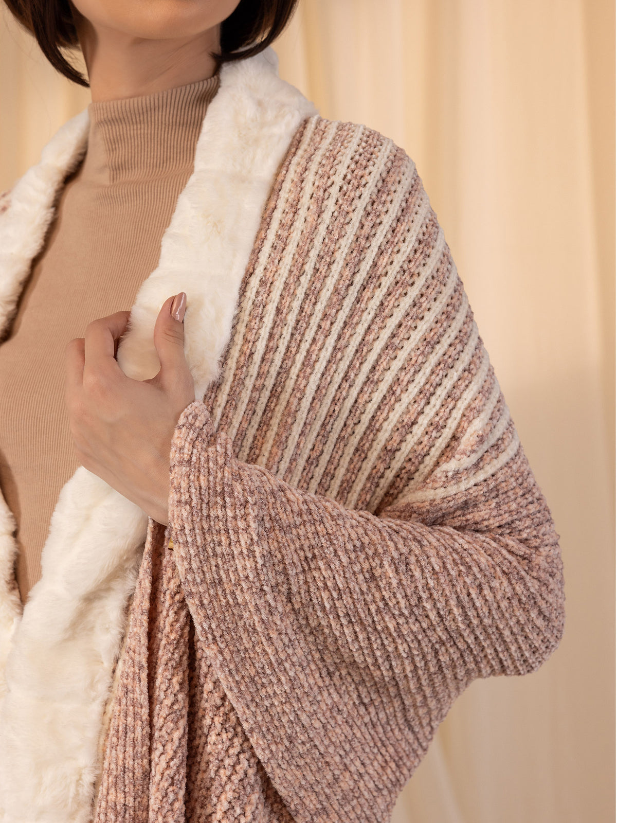 Woollen Fur Cape - Quartz