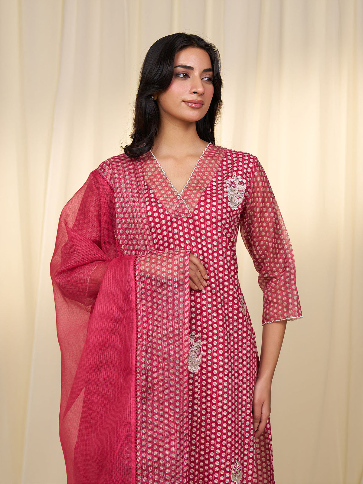 Gol Gulabi Kota Dupatta