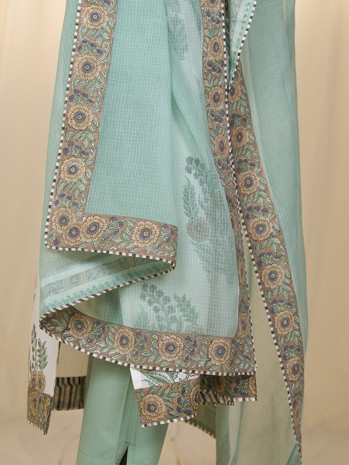 Nazara Kota Dupatta