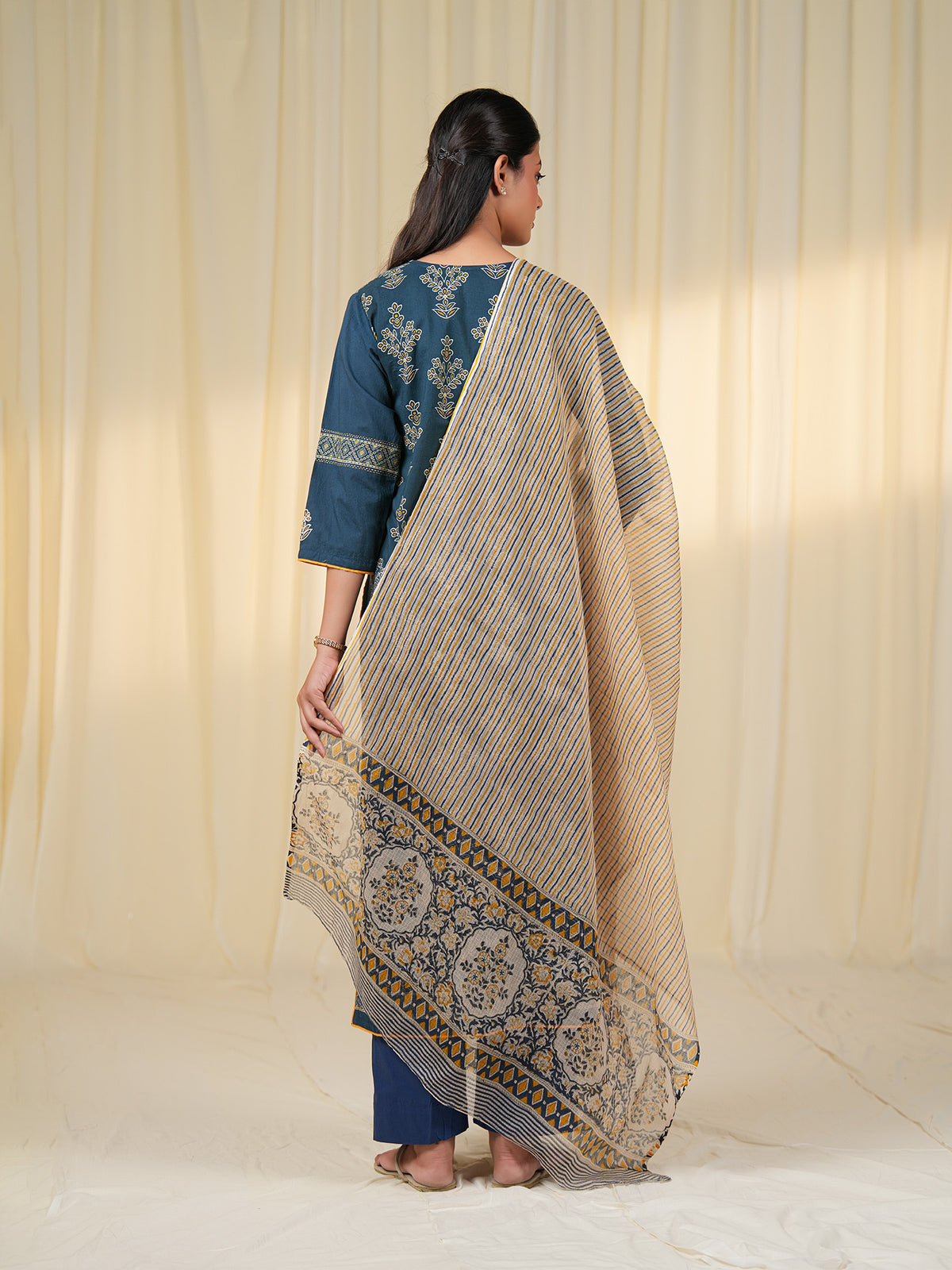 Neelambar Kota Dupatta