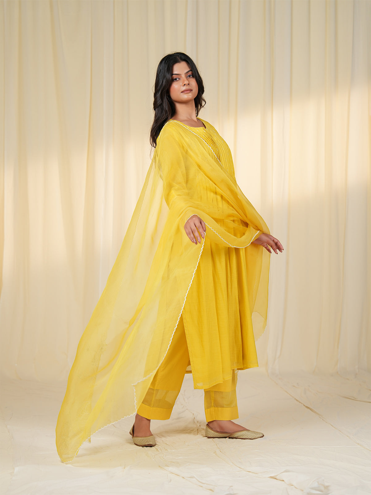 Sada Suhagan Bindi Organza Dupatta
