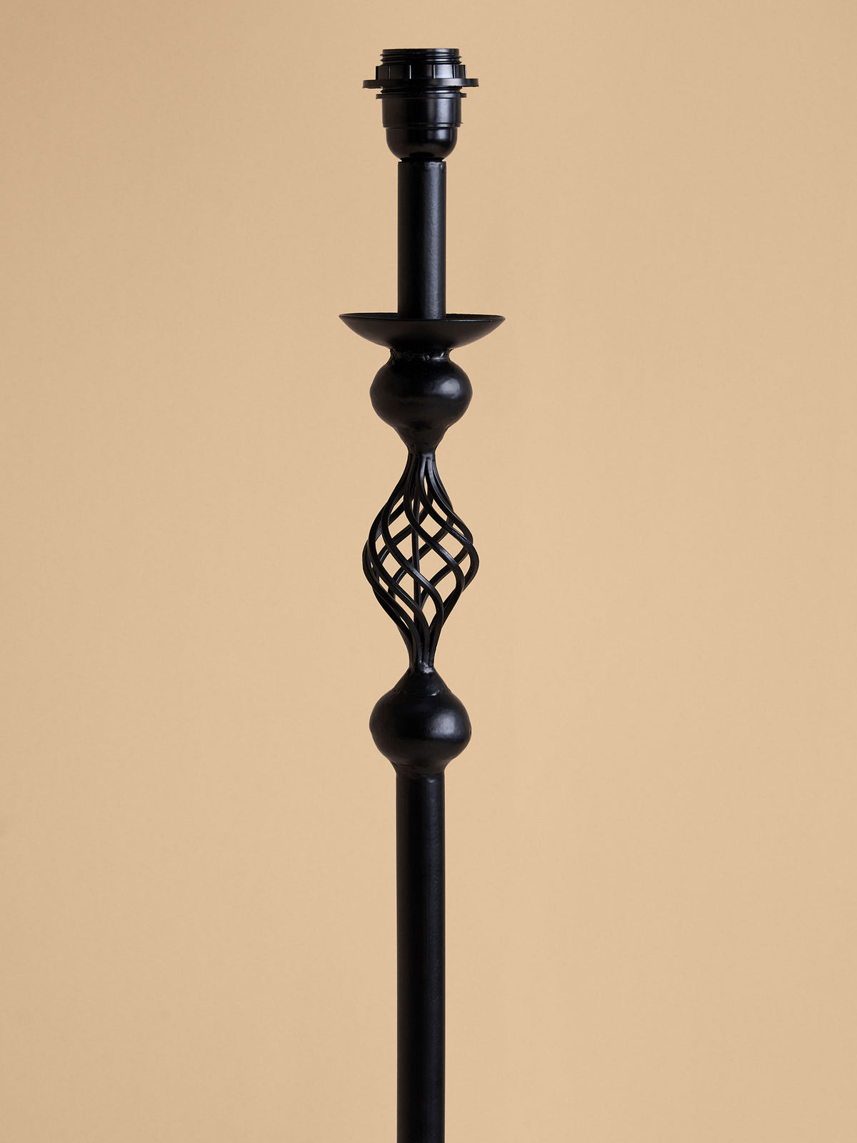 Seronera Iron Lamp Stand