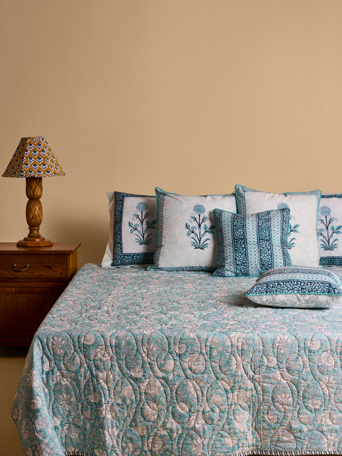 Seaside Quilted Bed Cover (Reversible)