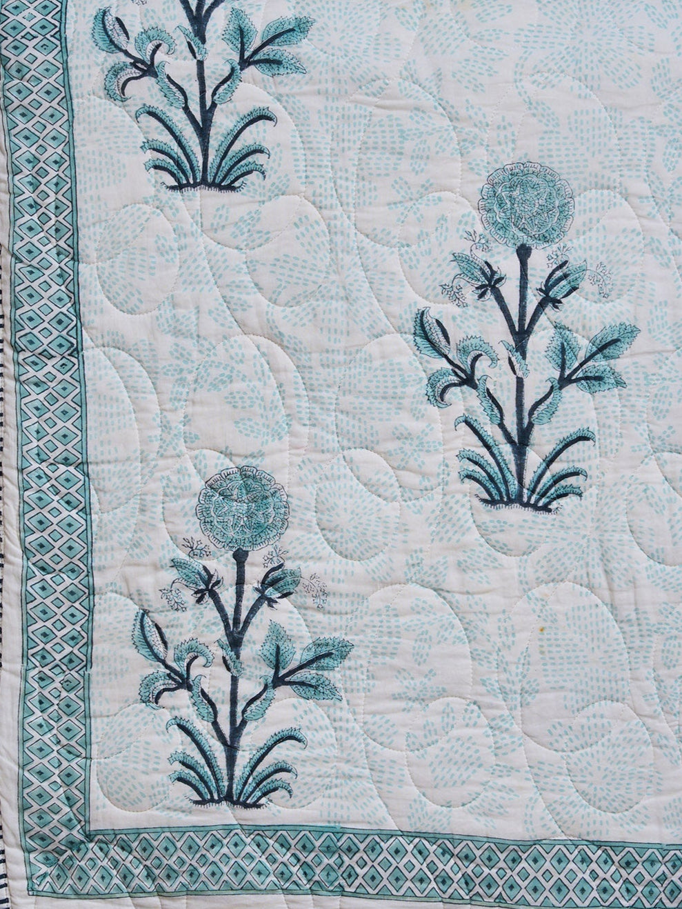 Seaside Quilted Bed Cover (Reversible)