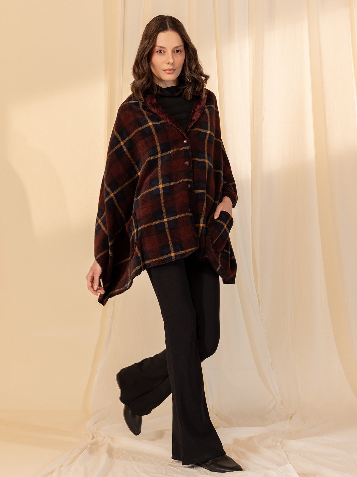 Woollen Reversible Wrap - Maroon