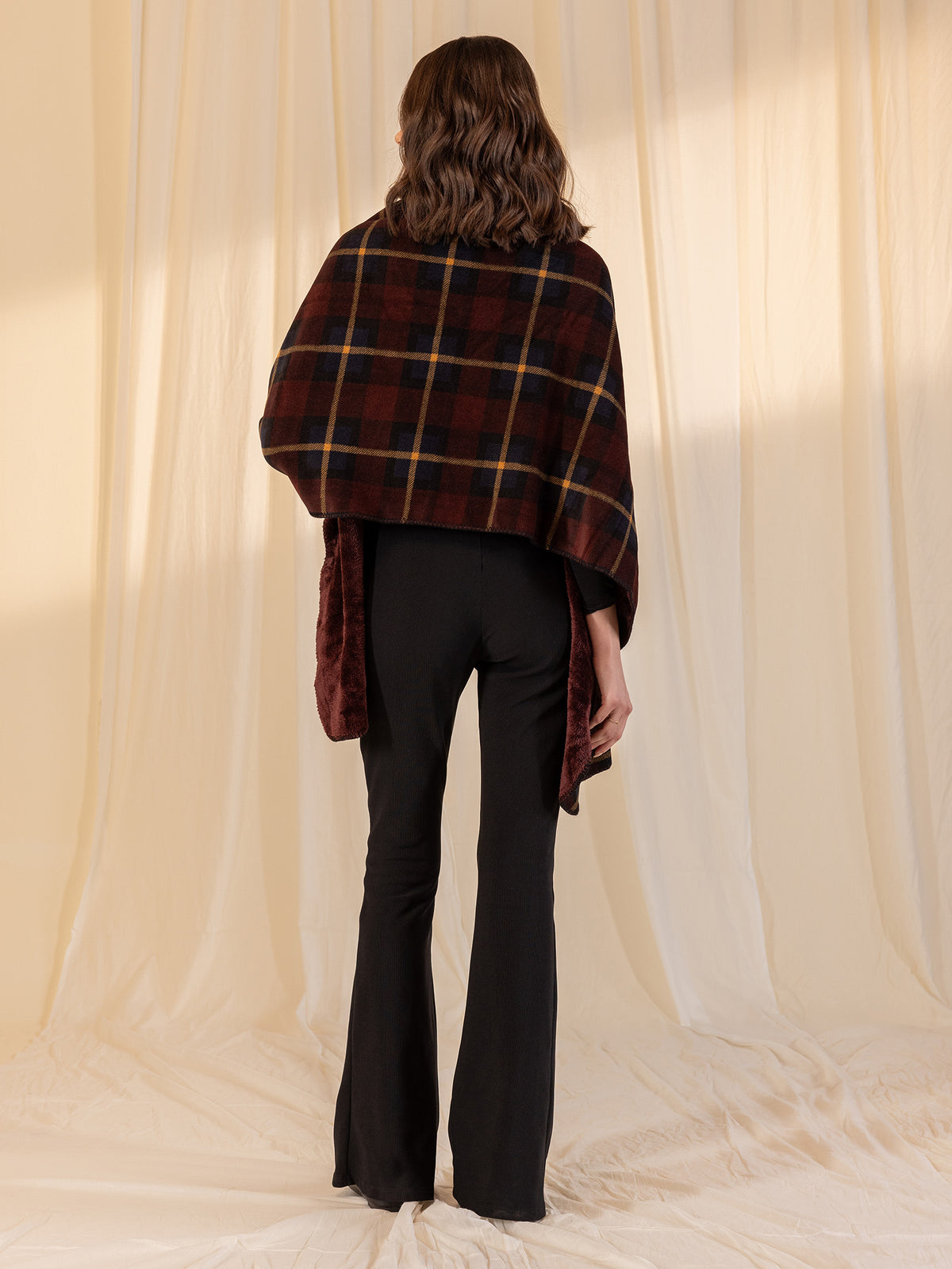 Woollen Reversible Wrap - Maroon