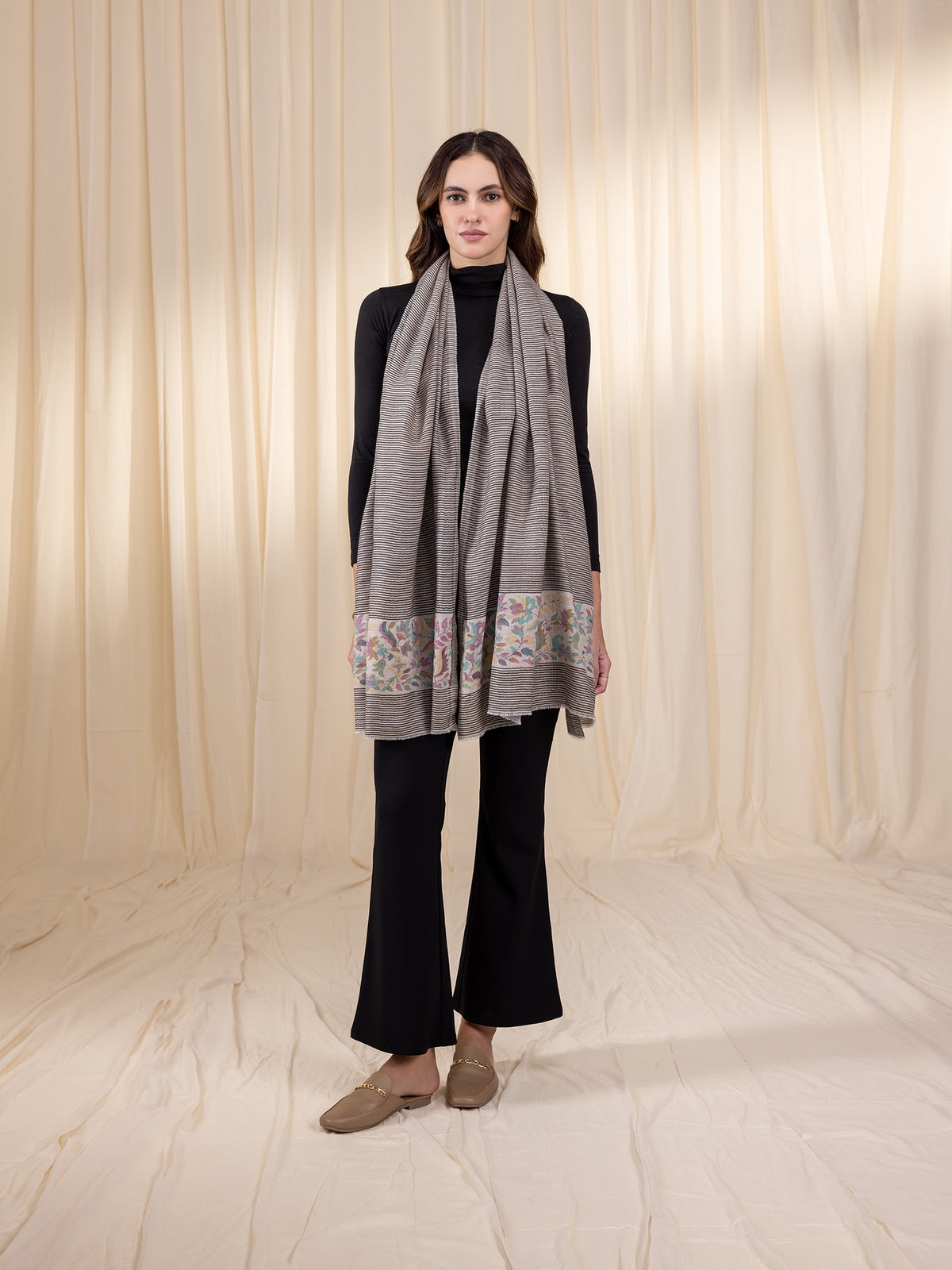 Woollen Kanni Stole - Beige