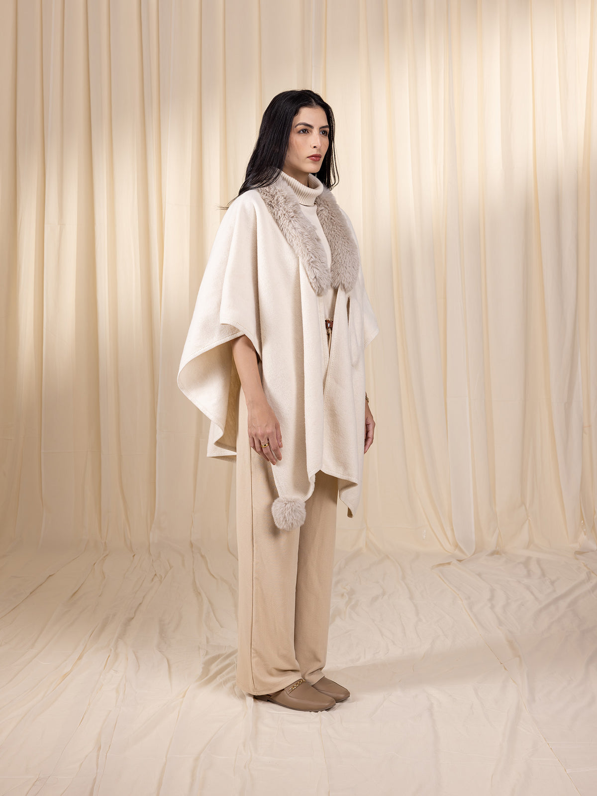 Woollen Veloura Cream Cape